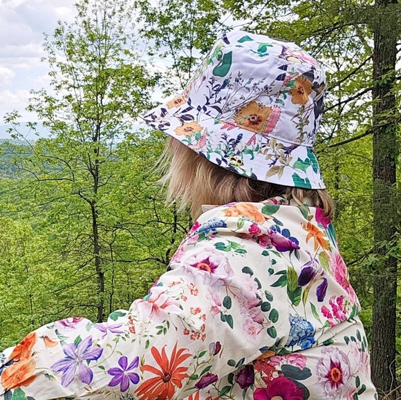 Cynthia Rowley Floral Nylon Bucket Hat - Picture 1 of 3